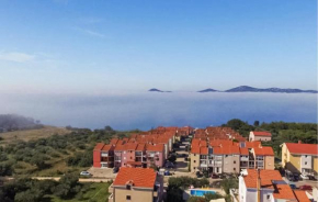 Beautiful Apartment In Biograd With Wifi